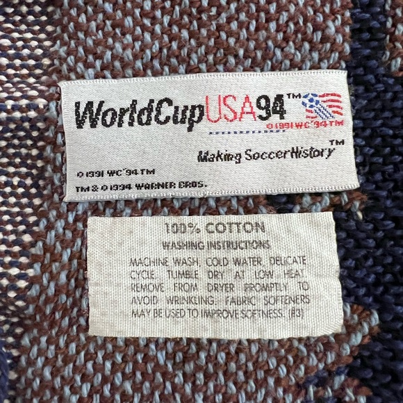 Rare World Cup USA 1994 Woven Blanket Tapestry Throw Looney Tunes Soccer - Picture 6 of 6